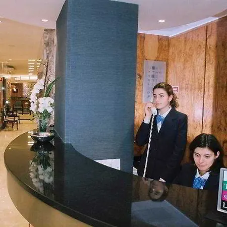 Travel Park فندق 3*