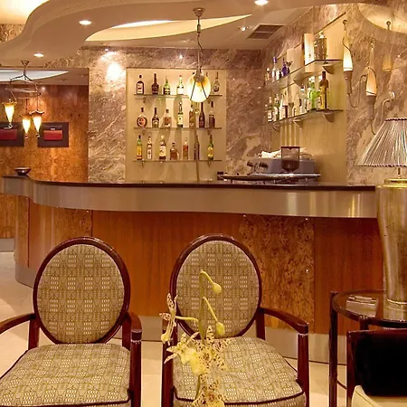 Travel Park فندق 3*