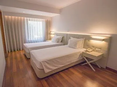 Travel Park 3* ליסבון