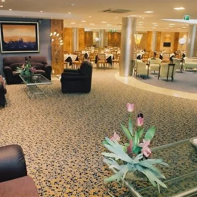 Отель Travel Park 3*