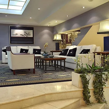 Travel Park Hotel